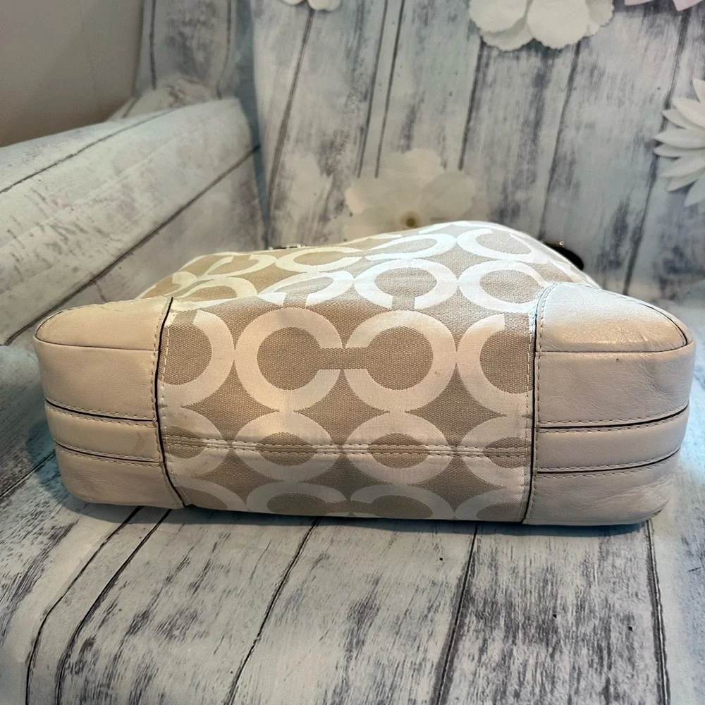 ❤️REDUCED❤️Coach Peyton Cream/Tan Hobo Bag EUC - Picture 13 of 15